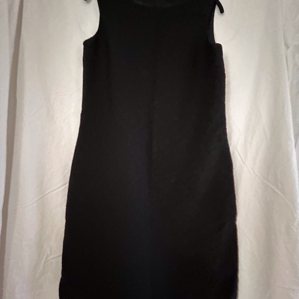 Dress - Picture 4 of 9